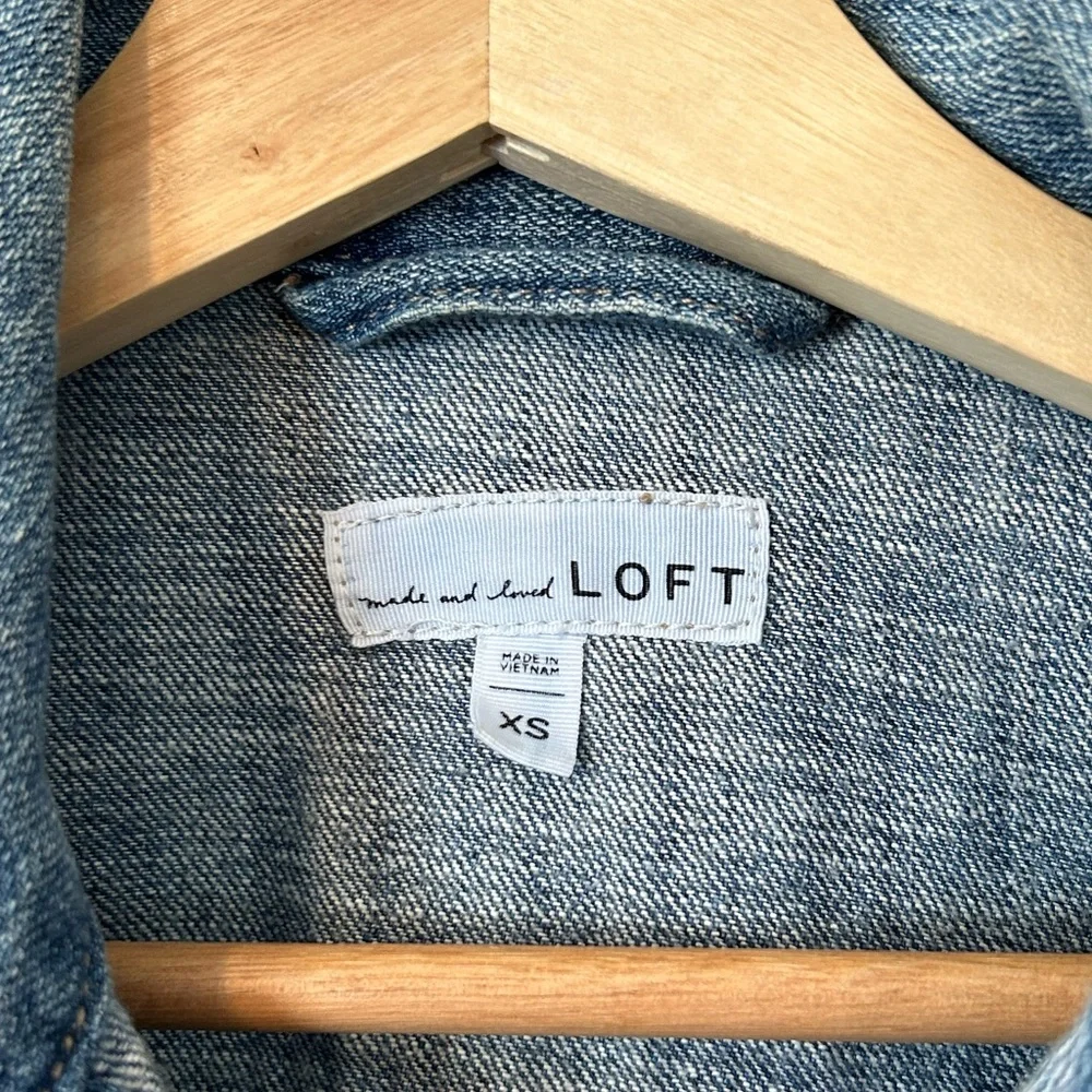 LOFT NWOT Blue Denim‎ Jacket  cottagecore  cropped  vampire diaries  y2k